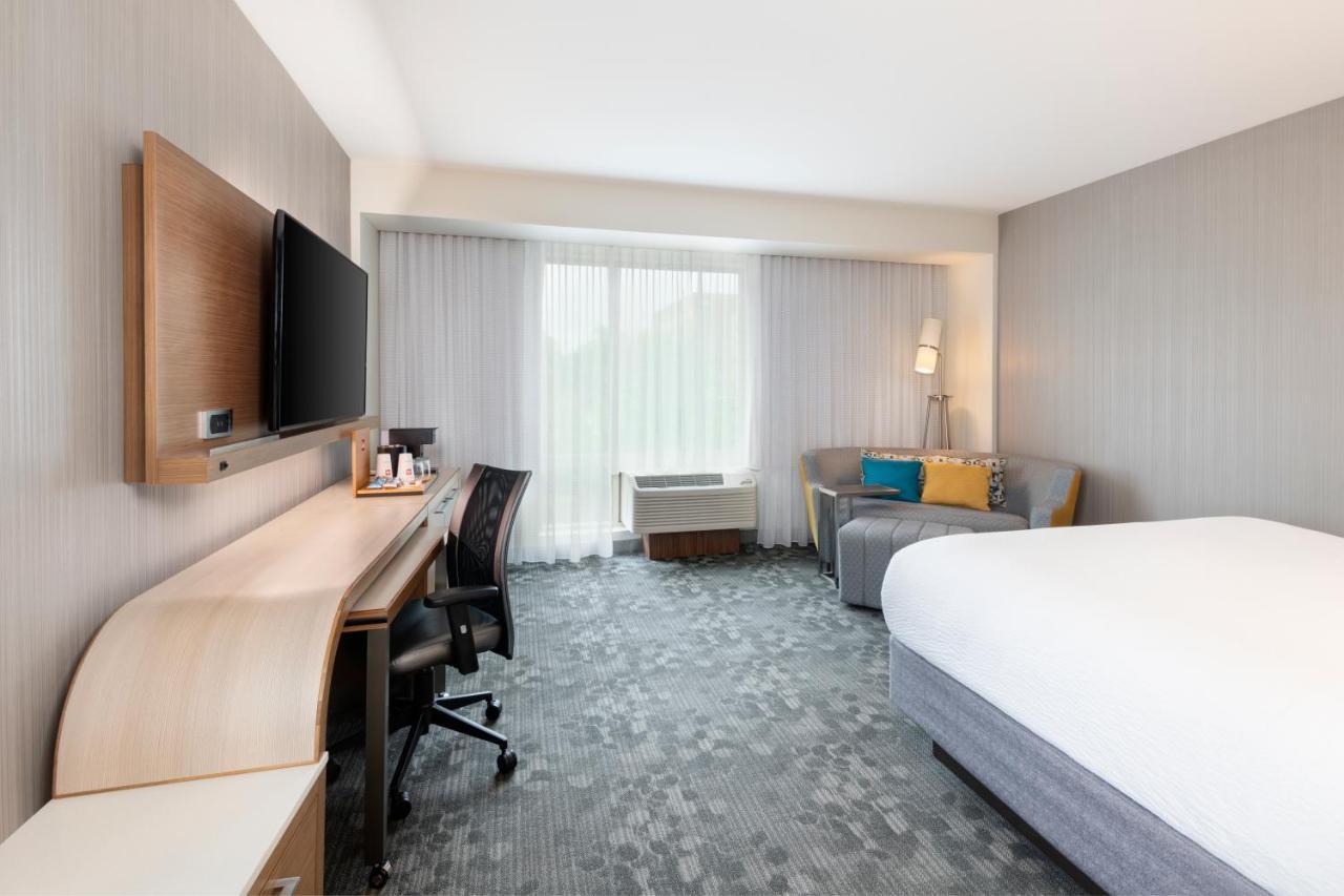Courtyard By Marriott Atlanta Alpharetta/Avalon Area Hotell Eksteriør bilde