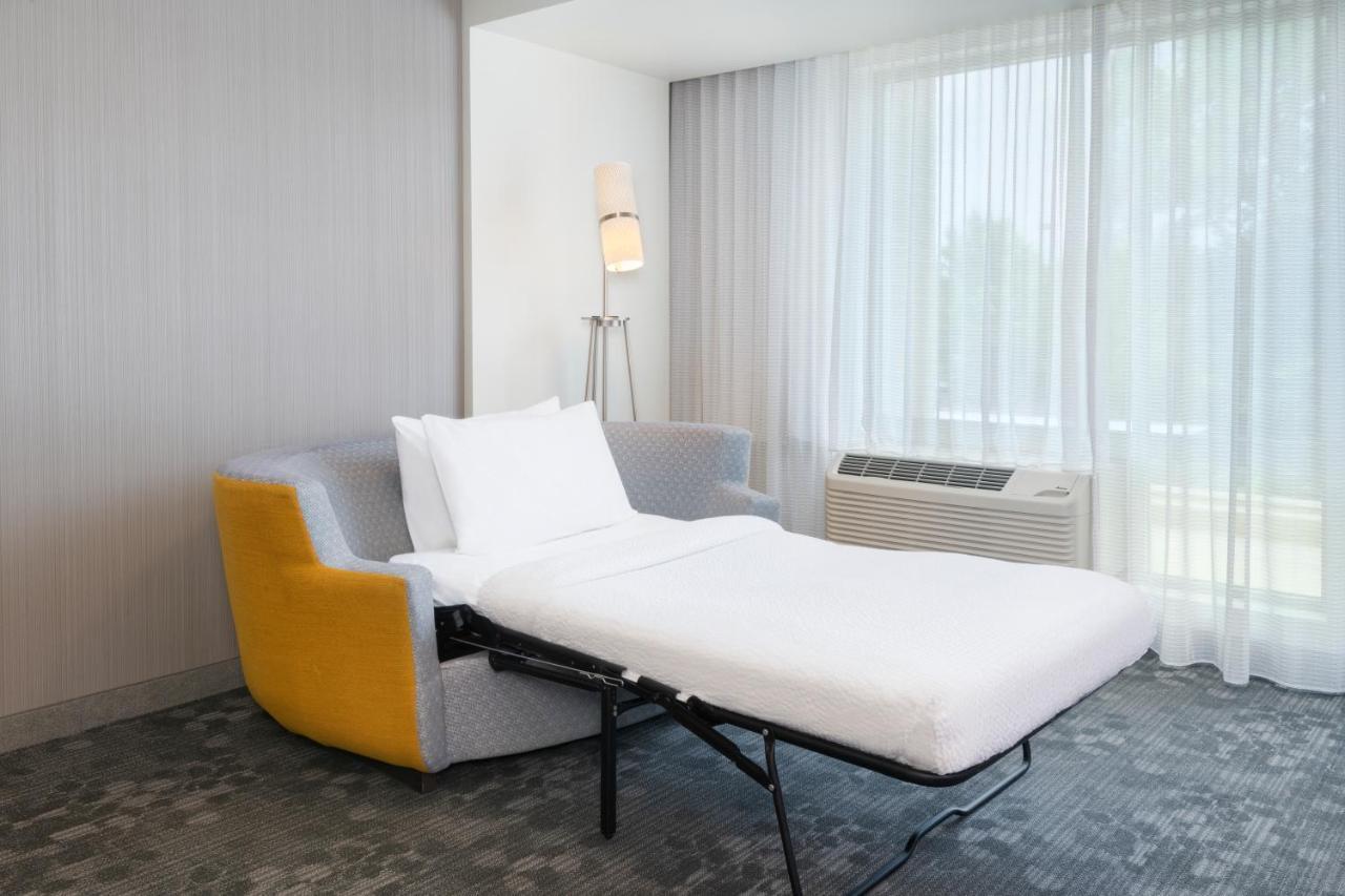 Courtyard By Marriott Atlanta Alpharetta/Avalon Area Hotell Eksteriør bilde